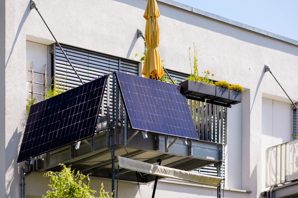 shutterstock 2553649845 Balkonové FVE: Revoluce v domácí energetice přichází i do Česka