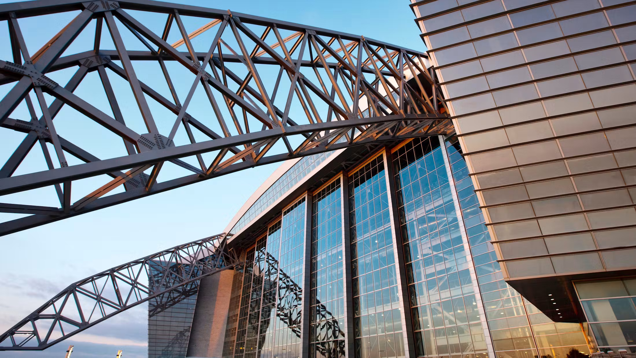 oblouky zdroj walter moore AT&T Stadium