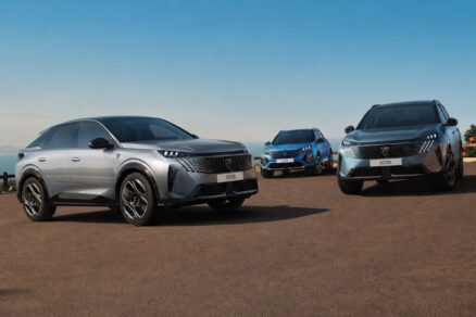 Modely Peugeot 3008, 2008 a 5008 vedle sebe představují aktuální generaci SUV značky Peugeot.