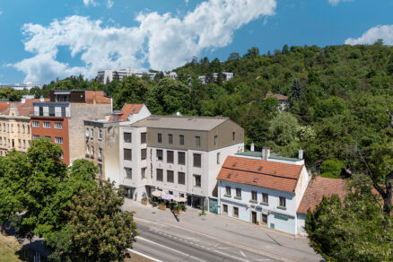 Exteriér hotelu Bronzo v Brně po rekonstrukci historické budovy