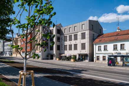Exteriér hotelu Bronzo v Brně po rekonstrukci historické budovy