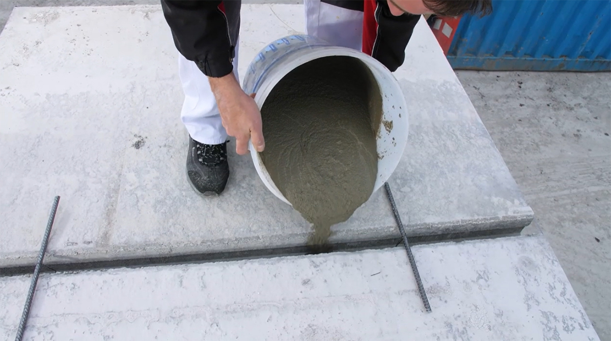 Baumit FillBeton je expanzivní betonová směs pro zalévání železobetonových konstrukcí, kotvení ocelových prvků, vyplňování dutin a zmonolitnění prefabrikovaných skeletů.