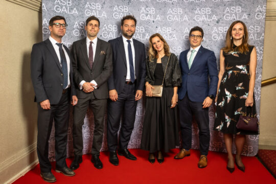 Zleva: Jan Vomáčka, Ondřej Zabloudil, Tomáš Kafka, Michaela Lounková, Daniel Vitous a Dagmar Yoder, Deloitte Česká republika