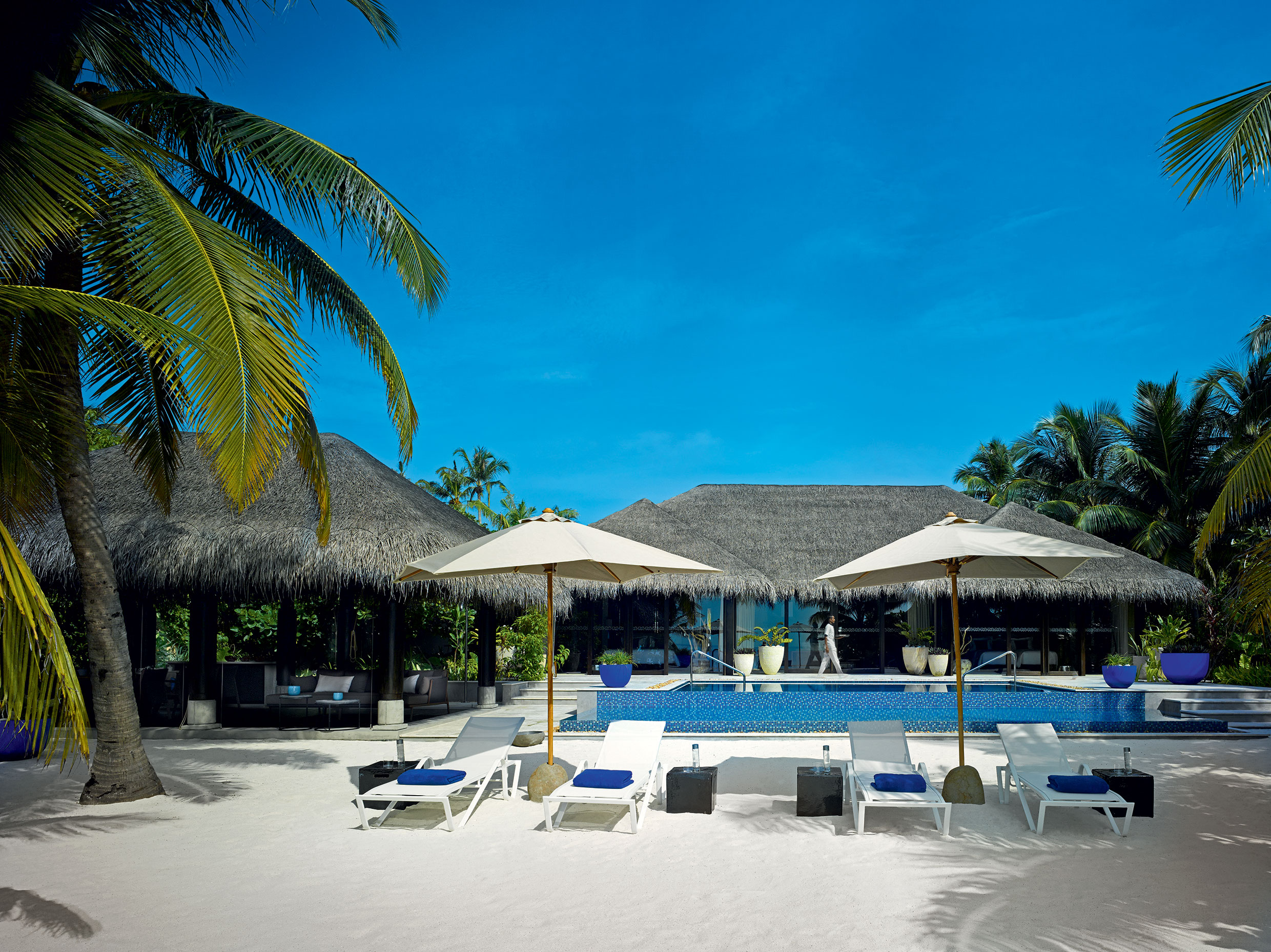 Exotika na maledivách s českým rukopisem - foto - 02_101---Beach-Pool-House_Pavilion---Exterior-Mapei
