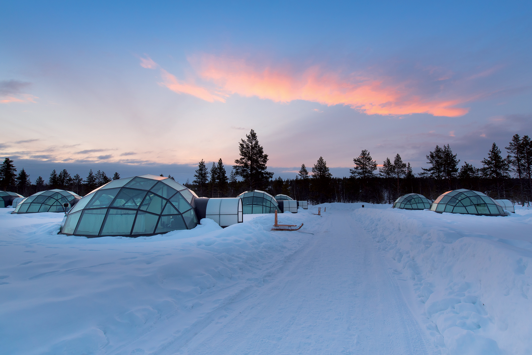 Hotel ze skleněných iglú ve Finsku