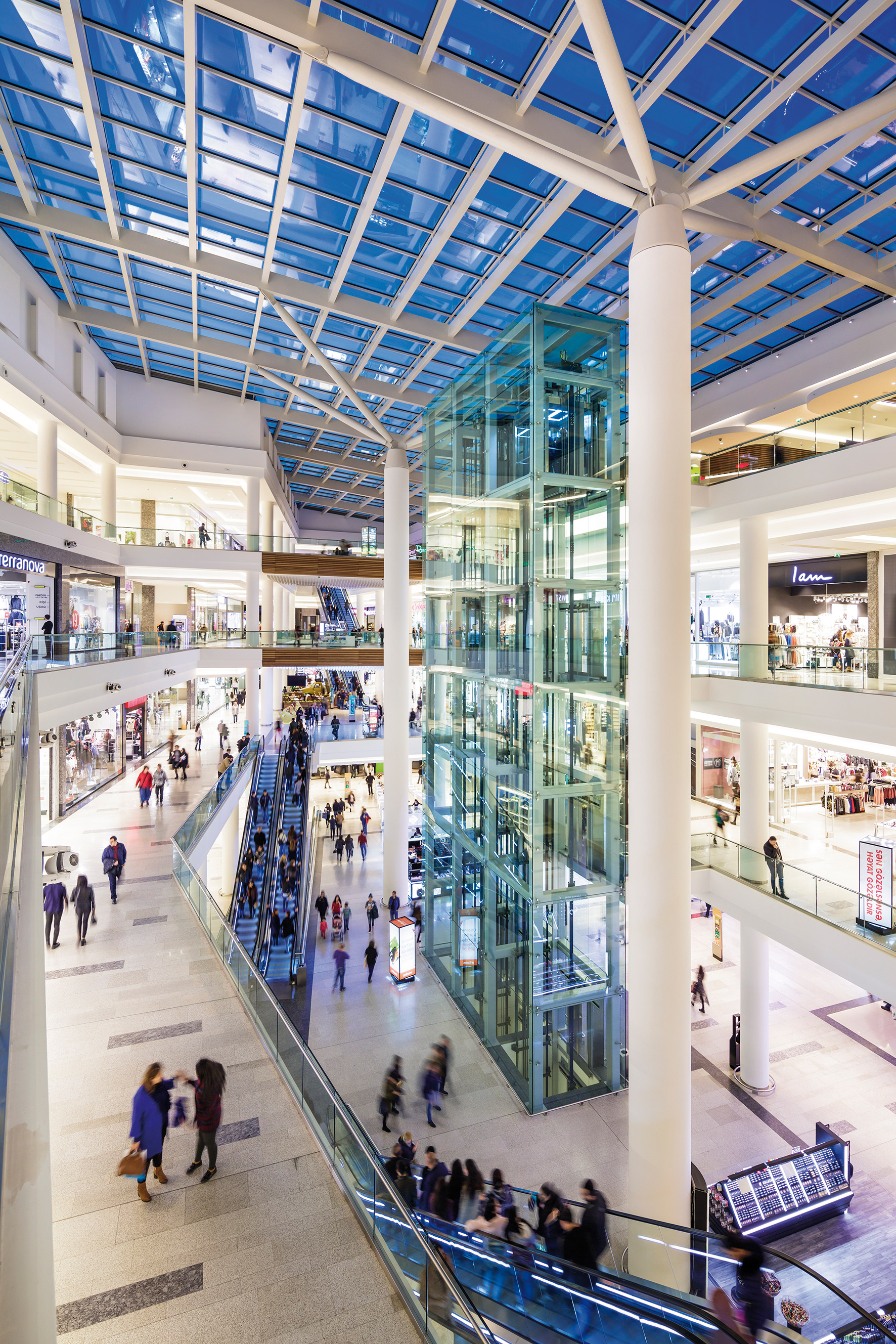 Interiér Ganjlik Mall, Baku, Azerbajdžan