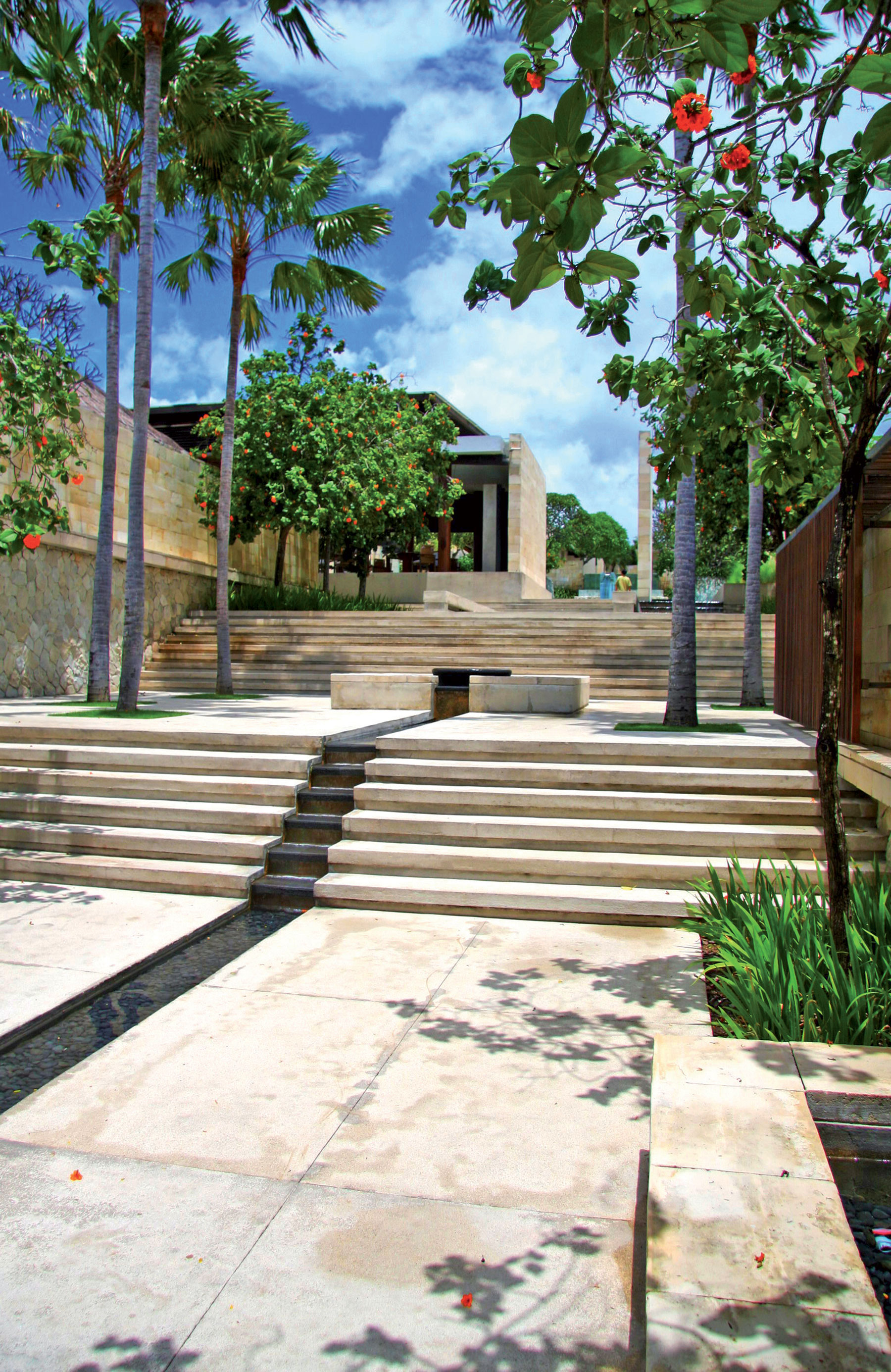 Meditativně uklidňující kombinace kamene a vody (hotel Balé, Nusa Dua)