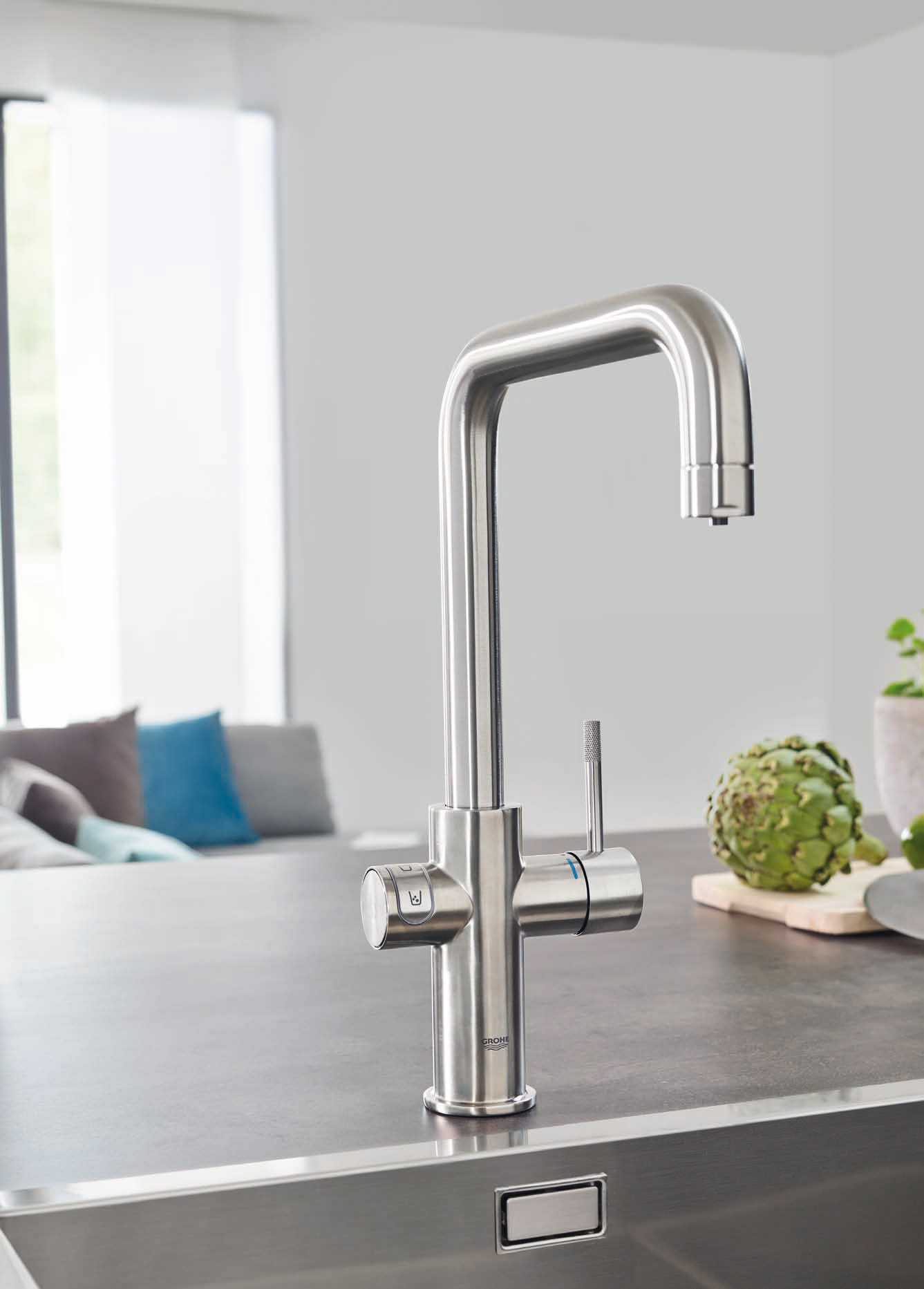 Кухонный смеситель с фильтром для питьевой воды. Смеситель Grohe Blue Home 31456000 с функцией фильтрации и газирования. Кран Грое Блю. Смеситель Грое для кухни с фильтром. Грое Блю смеситель с фильтром для воды.