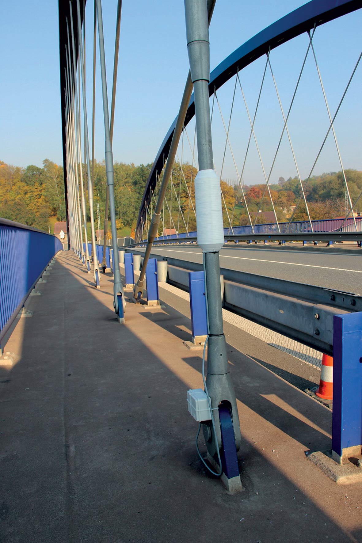 Obr. 7  Dělený snímač na táhle mostu v průmyslové zóně Třinec-Baliny