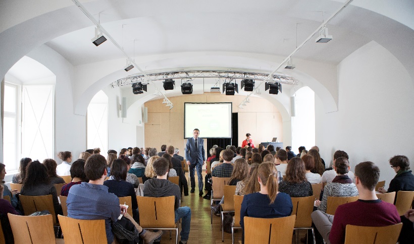 Na úvodní akci se sešlo přes padesát studentů ze čtyř různých zemí.