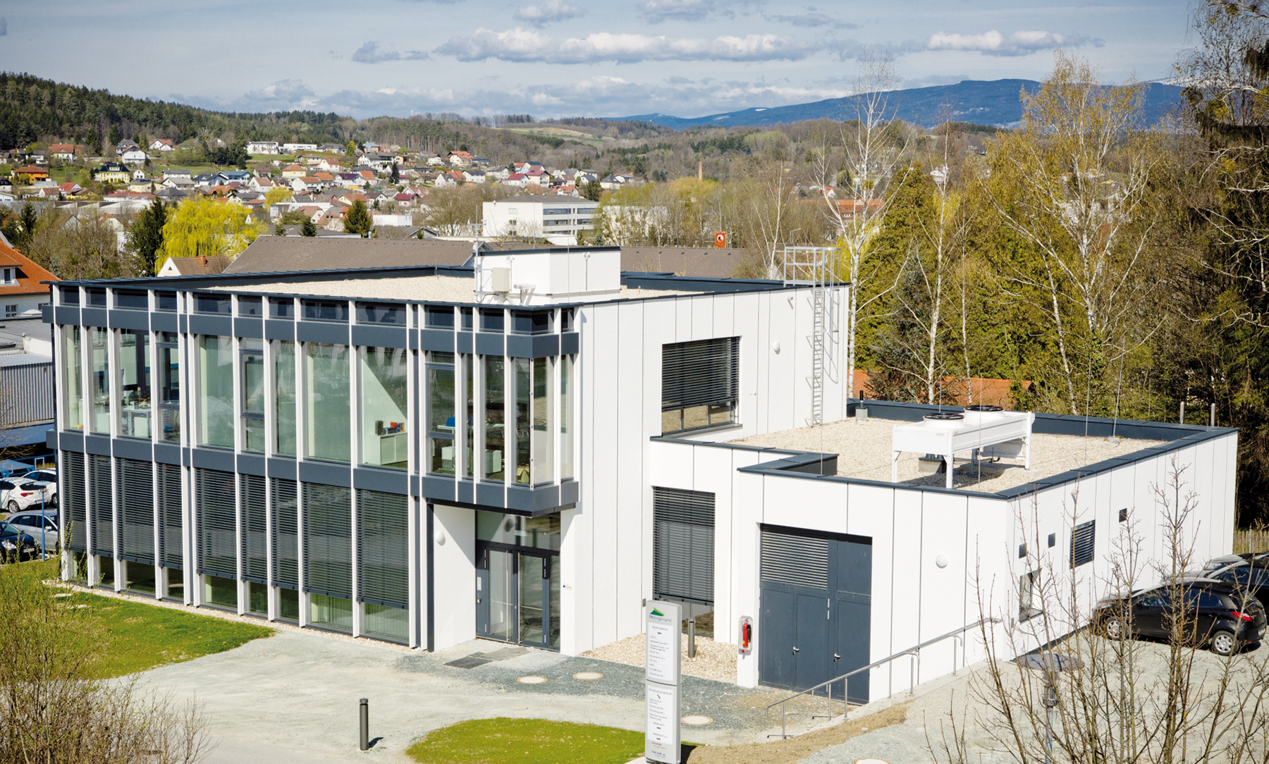 Obr. 1 Referenční objekt Energetikum je součástí komplexu budov univerzity Fachhochschule Burgenland v Rakousku.