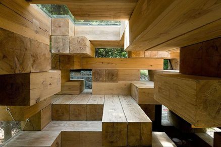 Dřevěný bungalov od Sou Fujimota