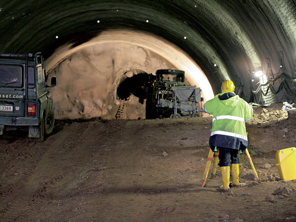 Geotechnický monitoring tunelů