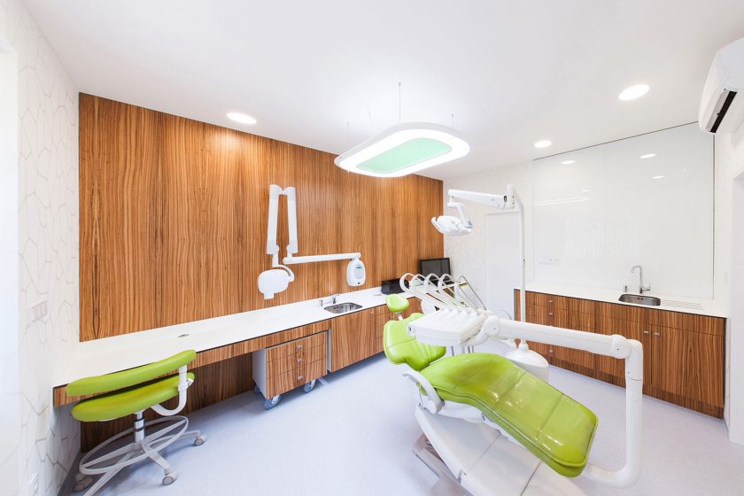 Zubní klinika má interiér, který lidem pomůže zbavit se strachu