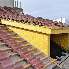 Šikmá střecha – střešní okno nebo vikýř?