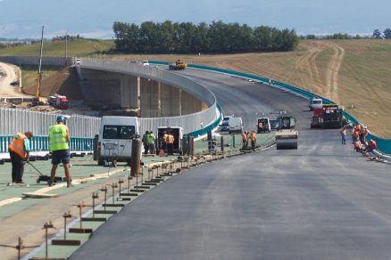 Stavební firmy plánují po letech propouštění nabírat zaměstnance