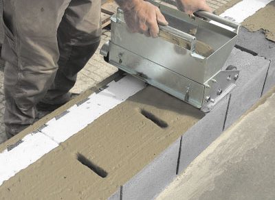 Zdění z betonového systému z tvárnic Livetherm