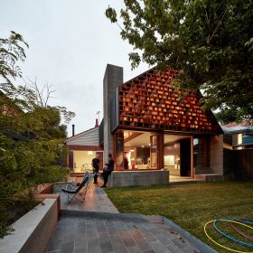 Rekonstrukce bungalovu v Melbourne je skvostnou oázou klidu