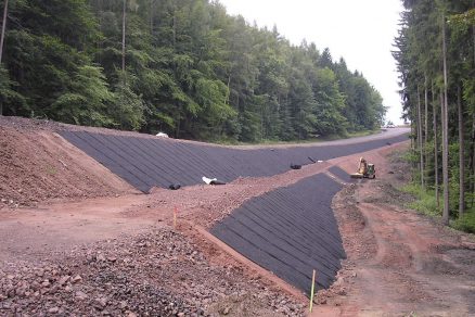 Jak si vytvořit prostor při výstavbě silnic i pozemních staveb s pomocí geosyntetik?