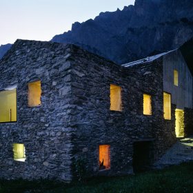 Přestavba tradičního alpského domu do nízkoenergetického standardu