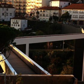 Most pro pěší nad portugalským údolím