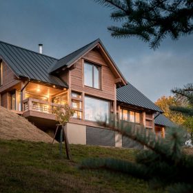 Czech Chalet – dřevostavba v alpském stylu v českých horách