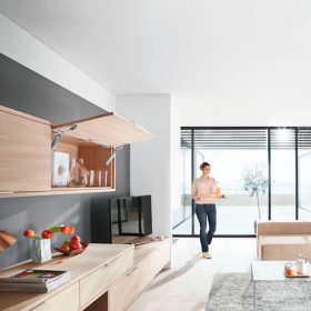 AVENTOS HK-XS – malý výklop, pro chytrá řešení