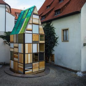 Sauna na nádvoří přímo v srdci historického centra Prahy