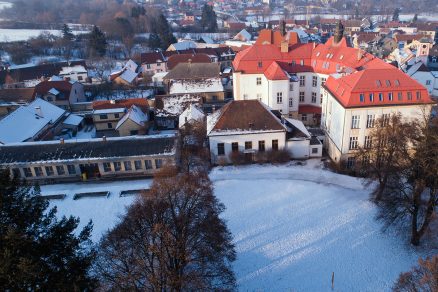 Architektonická soutěž - škola a hala ve Starém Plzenci