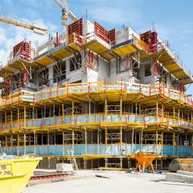 Jedinečný tvar balkonů propůjčuje obytnému komplexu extravagantní vzhled