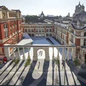 Victoria&Albert Museum nově s podzemní galerií a porcelánovým nádvořím