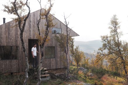 Chata na náhorní plošině, kterou si architekt navrhl sám pro sebe