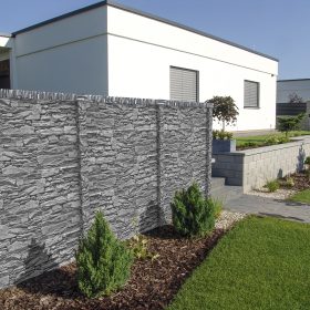 Zkuste plot z betonových desek