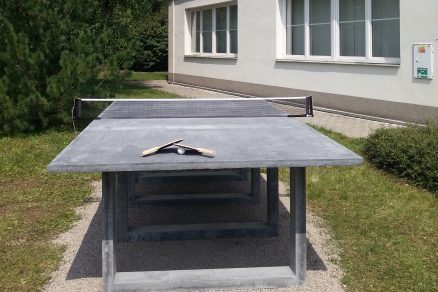 Betonový ping-pongový stůl z vysokohodnotného betonu