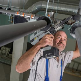 Značné úspory času a nákladů u chladicích rozvodů se systémem Viega Megapress