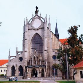 Difuzně otevřené omítkoviny pro zasolené a vlhké zdivo