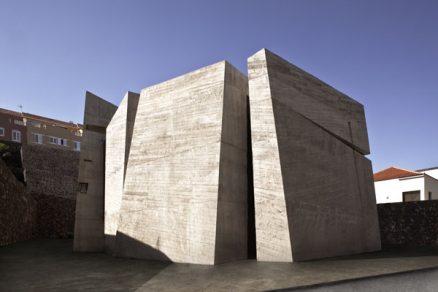 Kostel z betonu a lávy na Tenerife