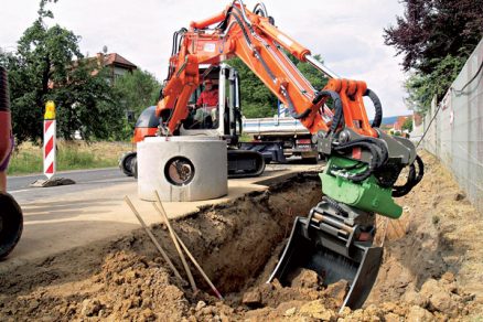 Naklápěcí rotátory pomocníkem stavbařů