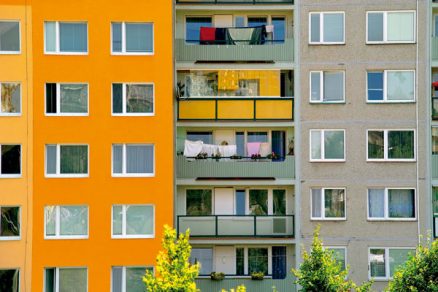 Nehoří a dýchá: Zásady správné aplikace izolace na fasádách panelových domů