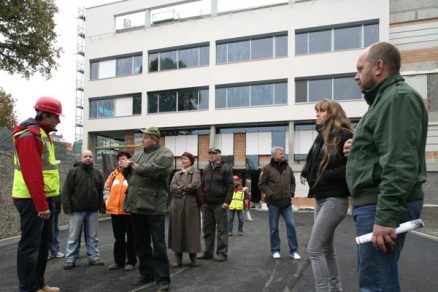 Nově budovaný pavilon Karlovarské krajské nemocnice poprvé otevřen veřejnosti