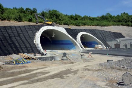 Příklady použití geosyntetik na inženýrských stavbách