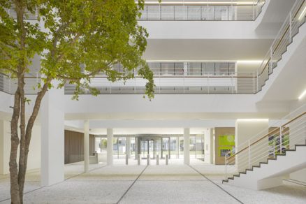 Richard Meier dokončil City Green Court v Praze