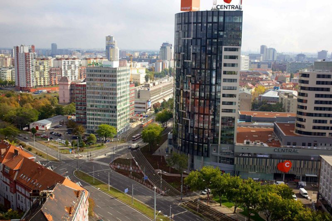 Slovenskou stavbou roku 2013 je multifunkční komplex Central