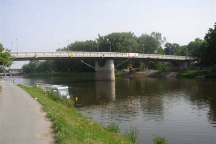 SSŽ dokončila nový silniční most přes Labe v Poděbradech