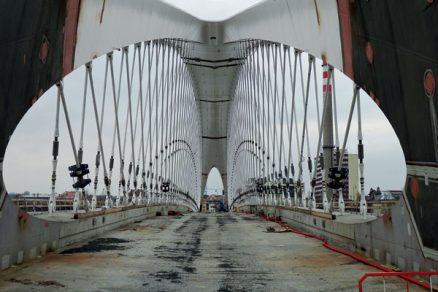 Vltavu překlenul nový Trojský most z vysokohodnotných betonů
