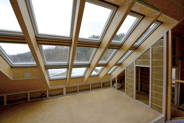 Význam energetické bilance střešních oken při realizaci aktivního domu
